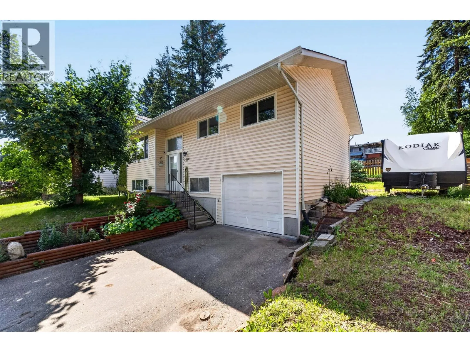 2250 Auto Road SE