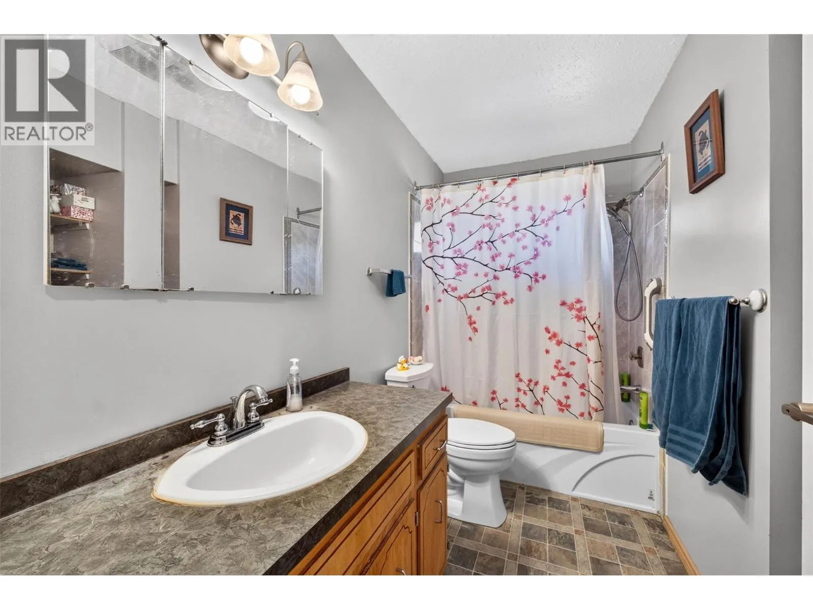 2250 Auto Road SE