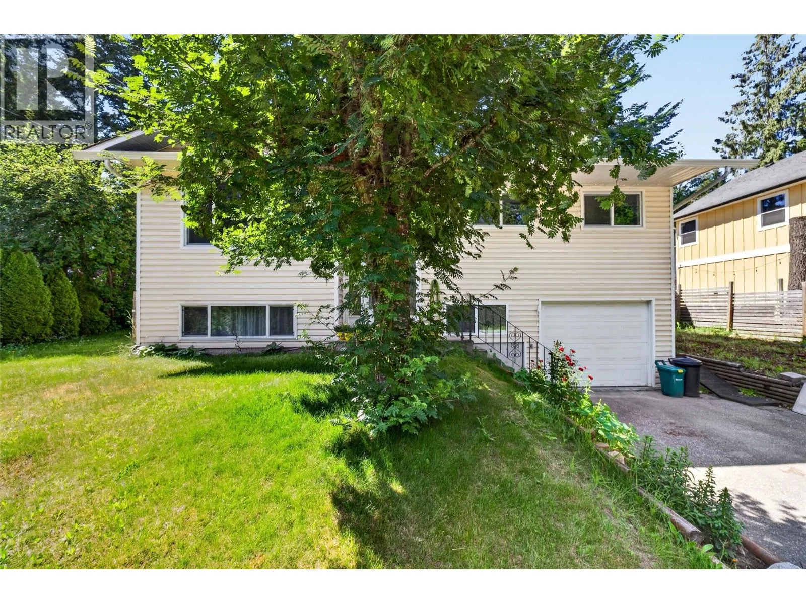 2250 Auto Road SE