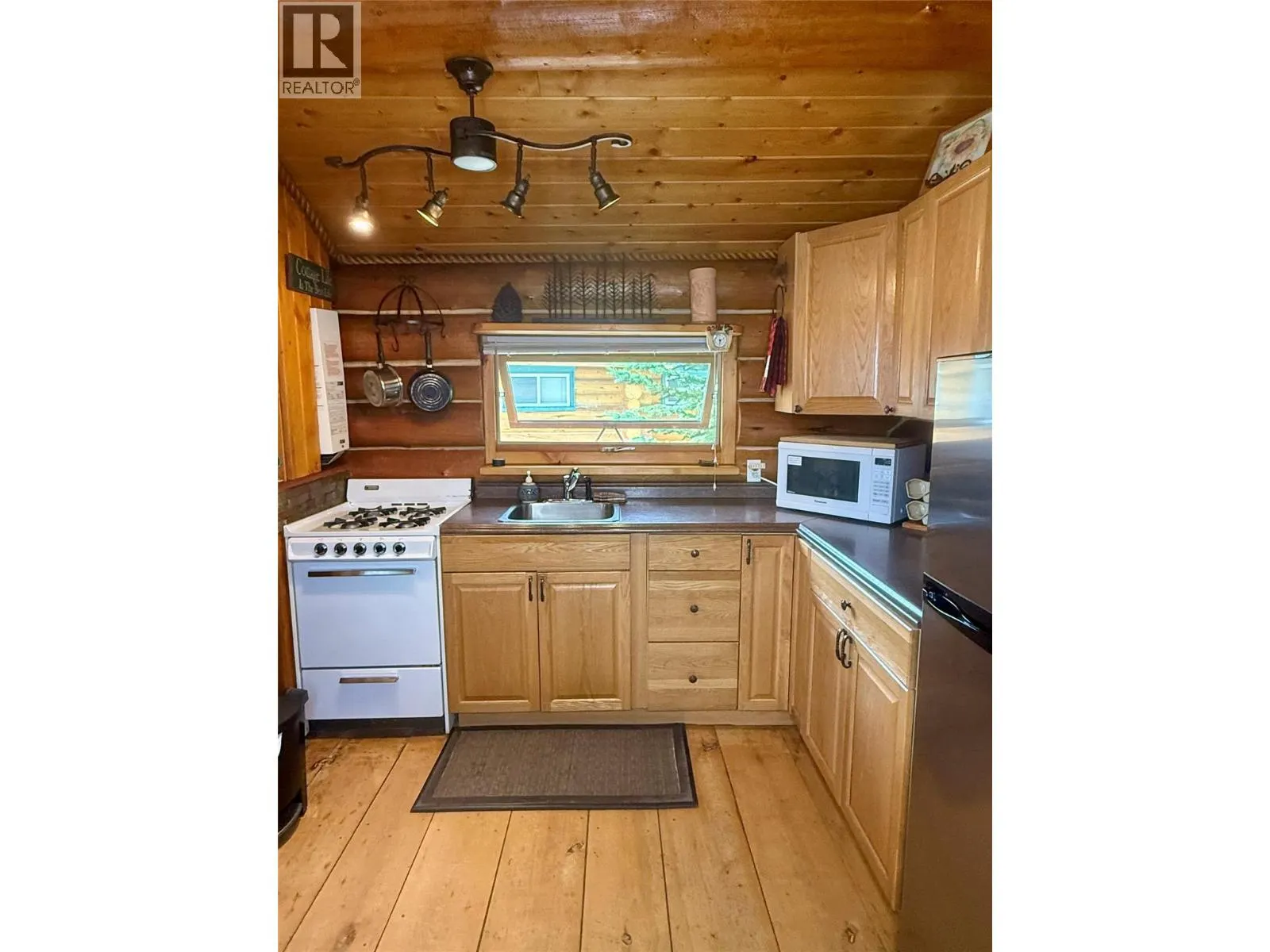 Cabin 4 Hatheume Lake Road