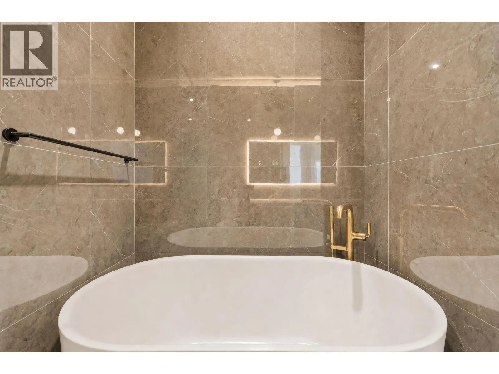 3700 Capozzi Road Unit# PH5