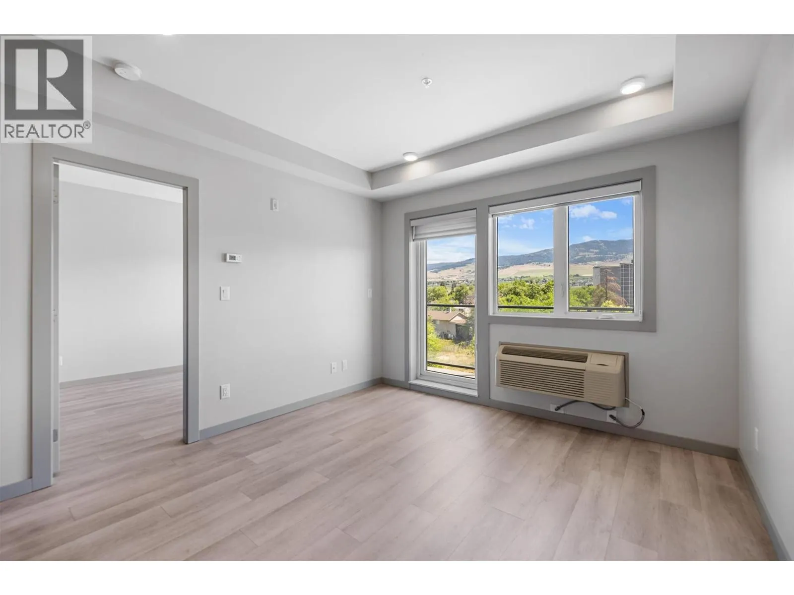 345 Dougall Road Unit# 325