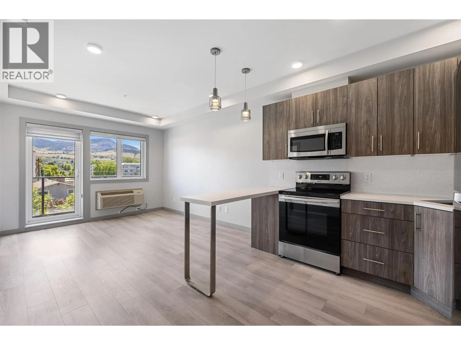 345 Dougall Road Unit# 325