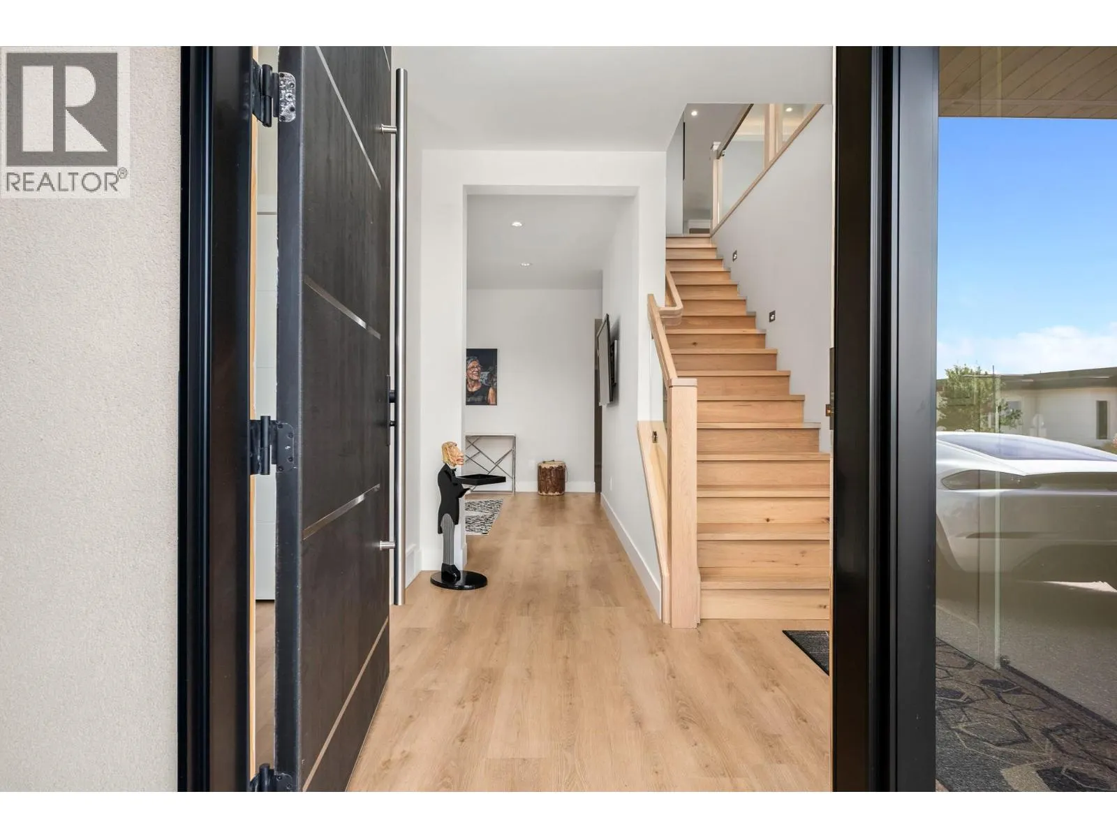 9839 Beacon Hill Crescent
