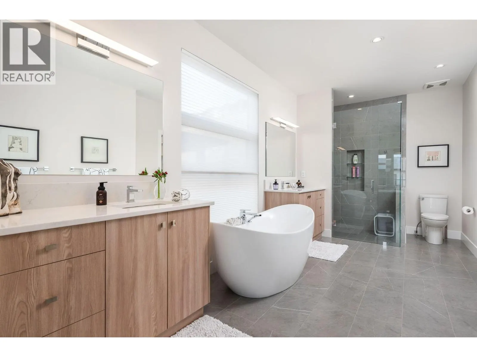 9839 Beacon Hill Crescent
