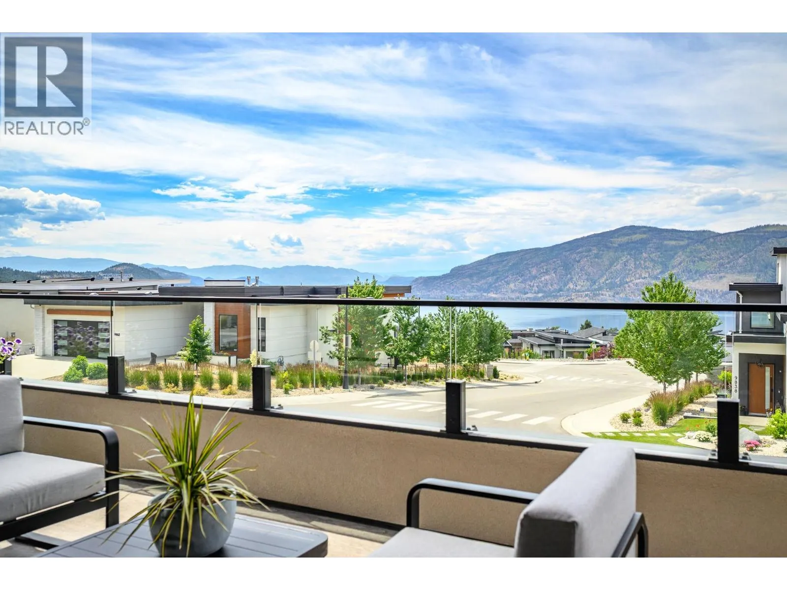 9839 Beacon Hill Crescent