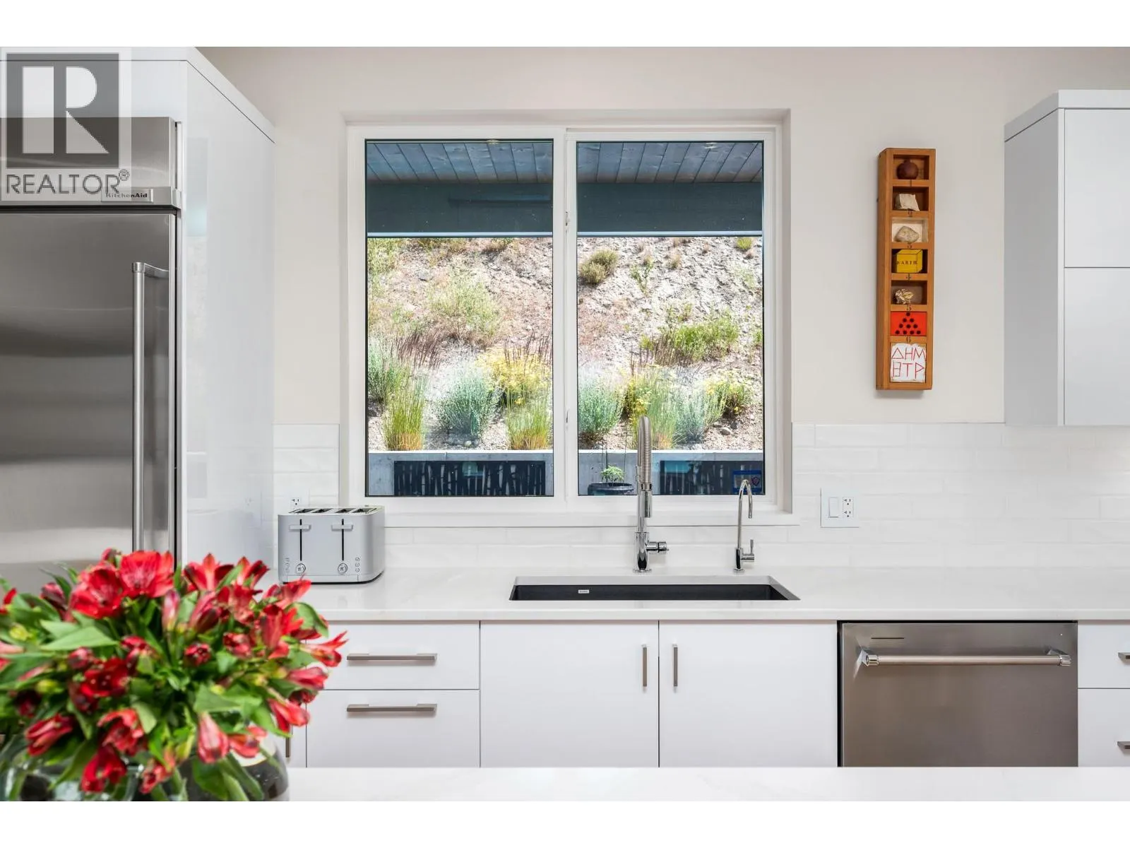 9839 Beacon Hill Crescent