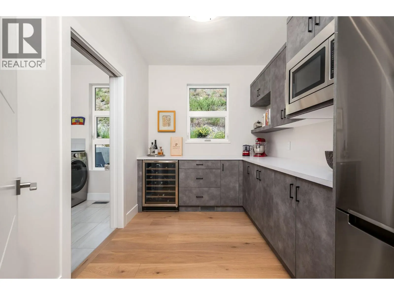 9839 Beacon Hill Crescent