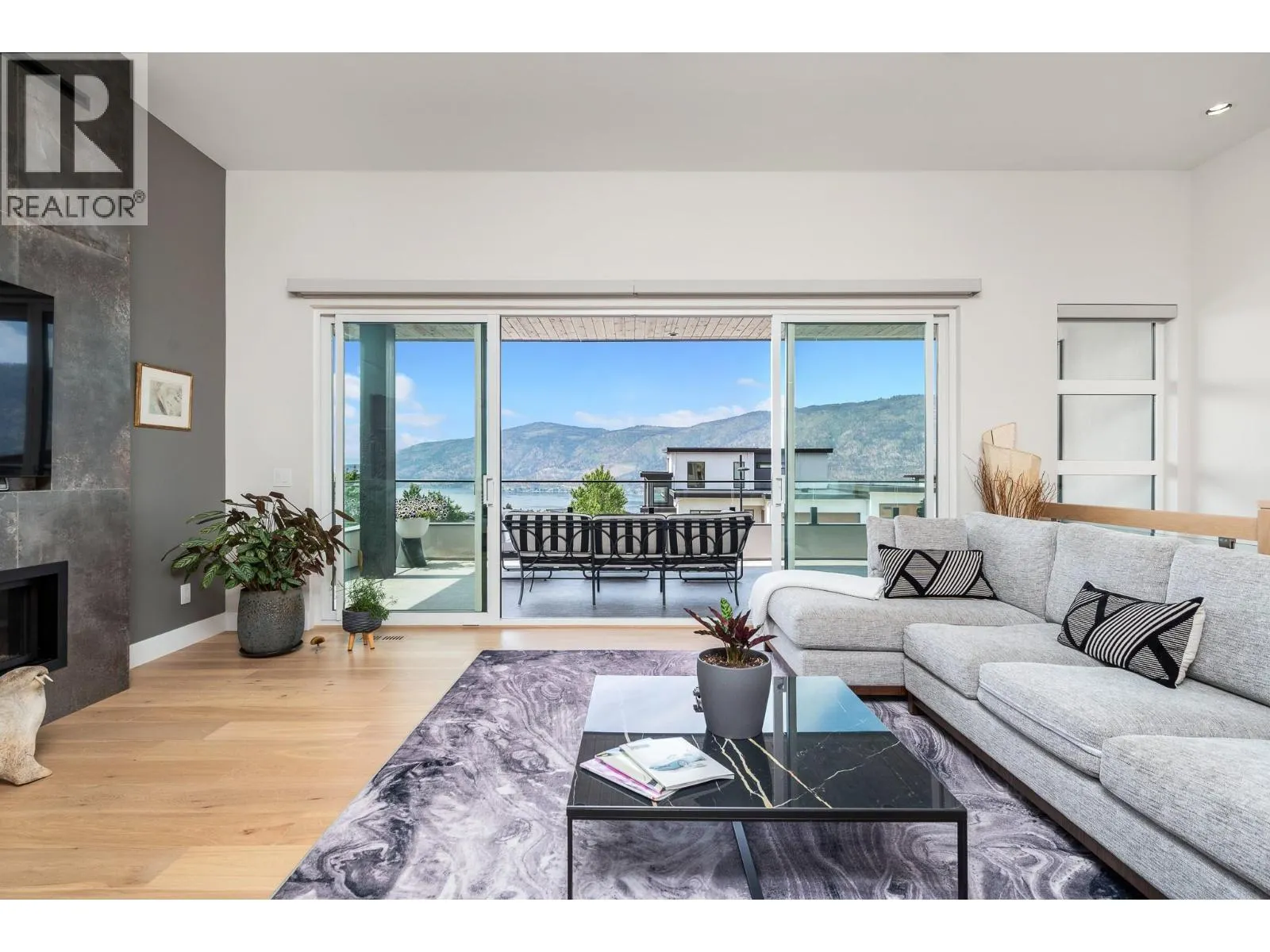 9839 Beacon Hill Crescent