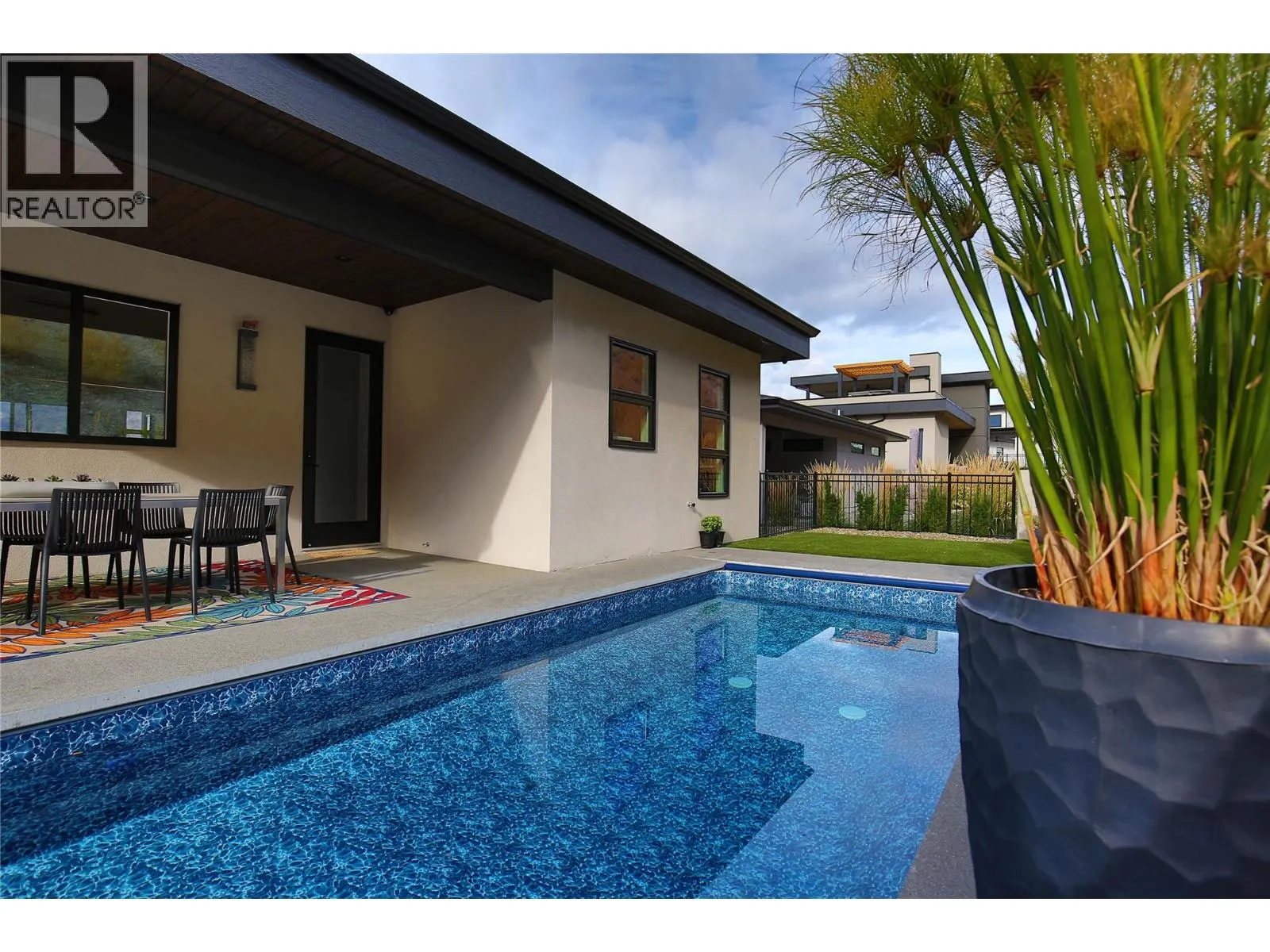 9839 Beacon Hill Crescent