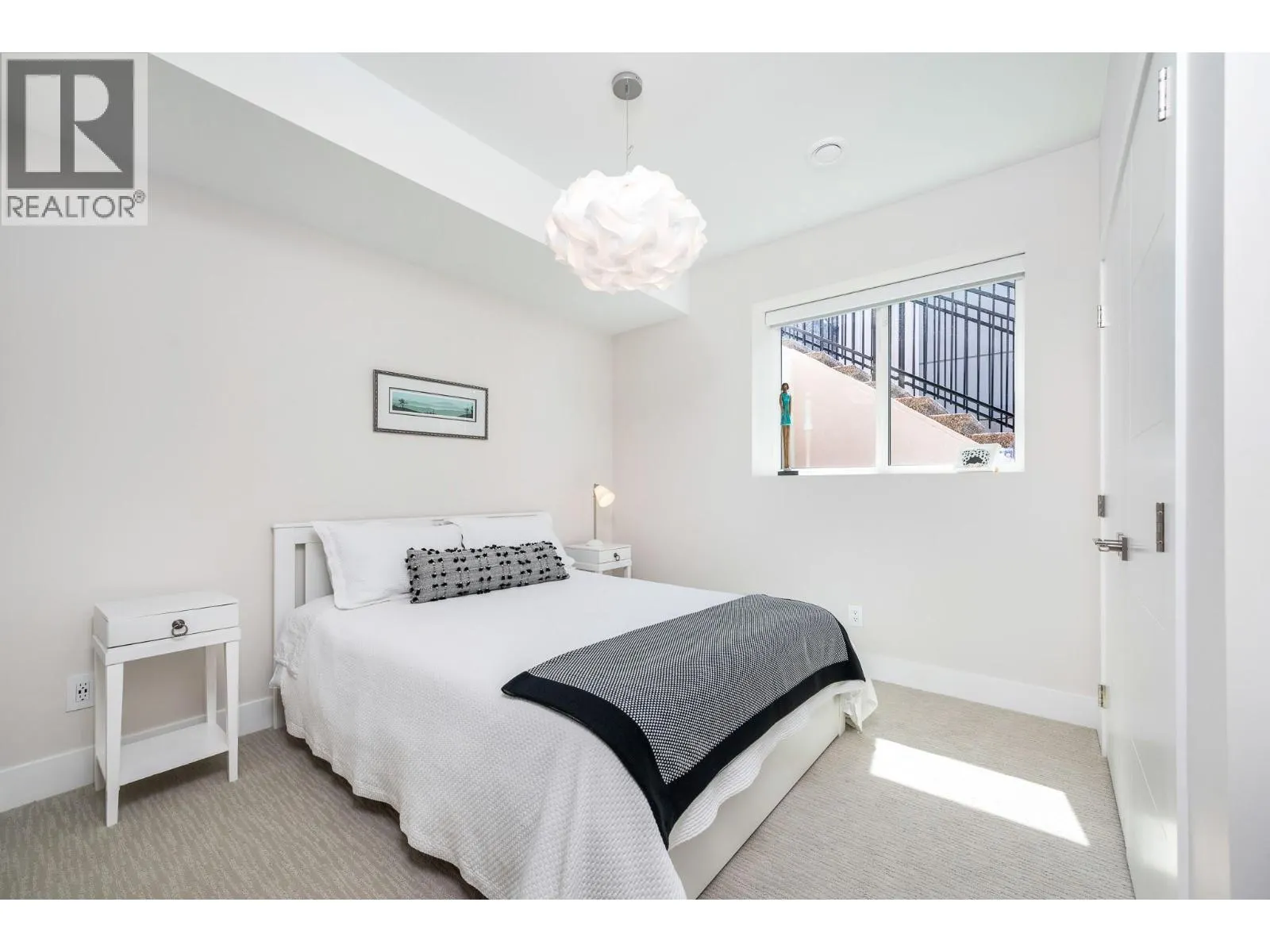9839 Beacon Hill Crescent