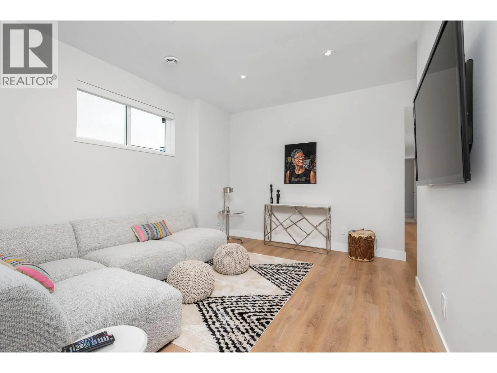 9839 Beacon Hill Crescent
