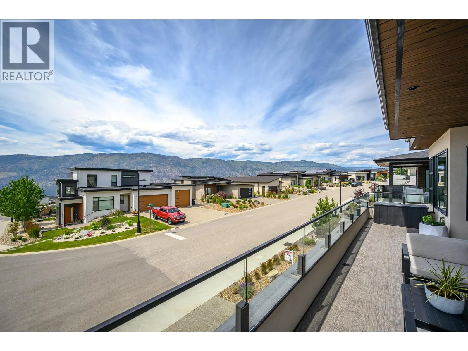 9839 Beacon Hill Crescent