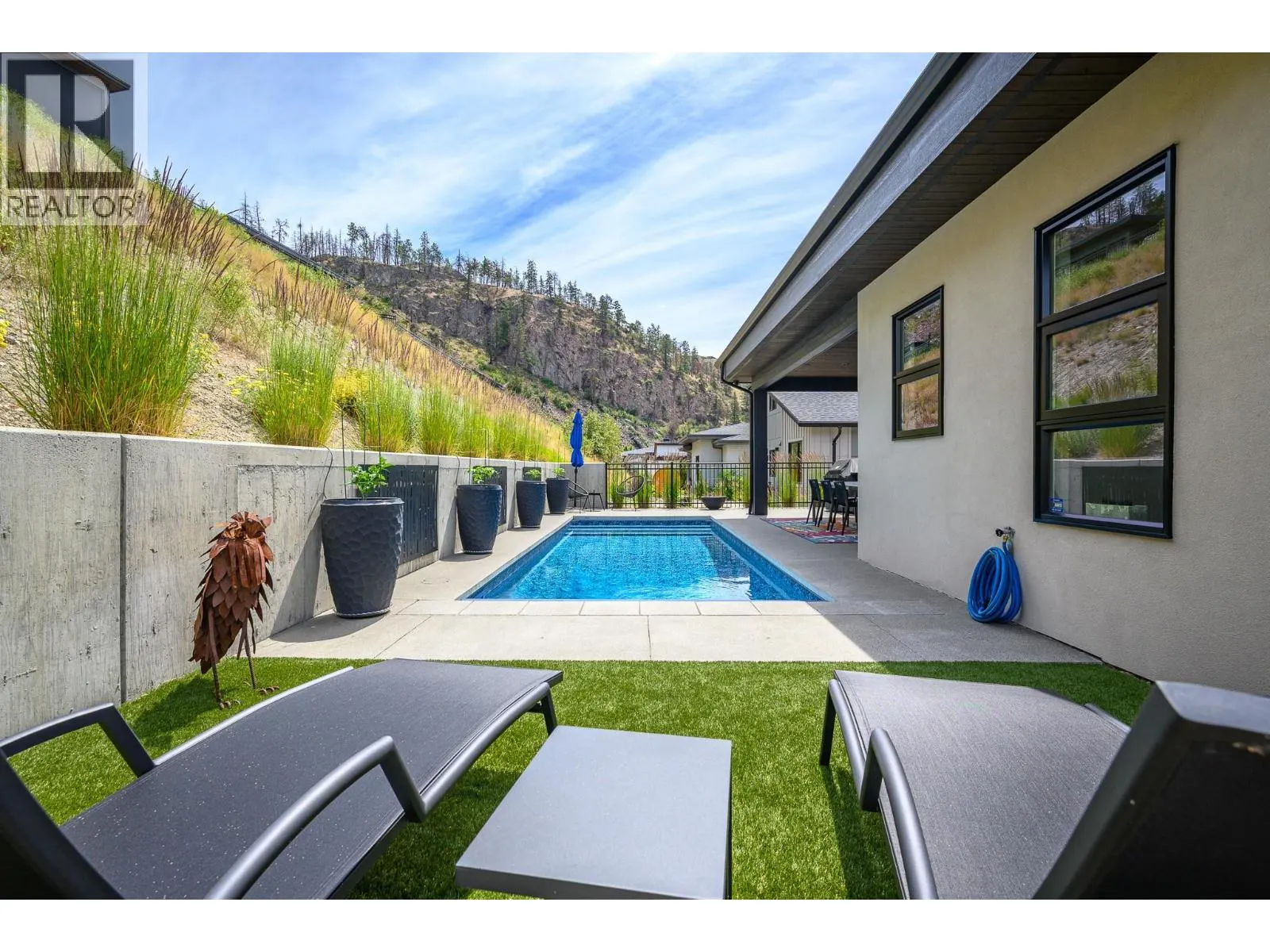 9839 Beacon Hill Crescent