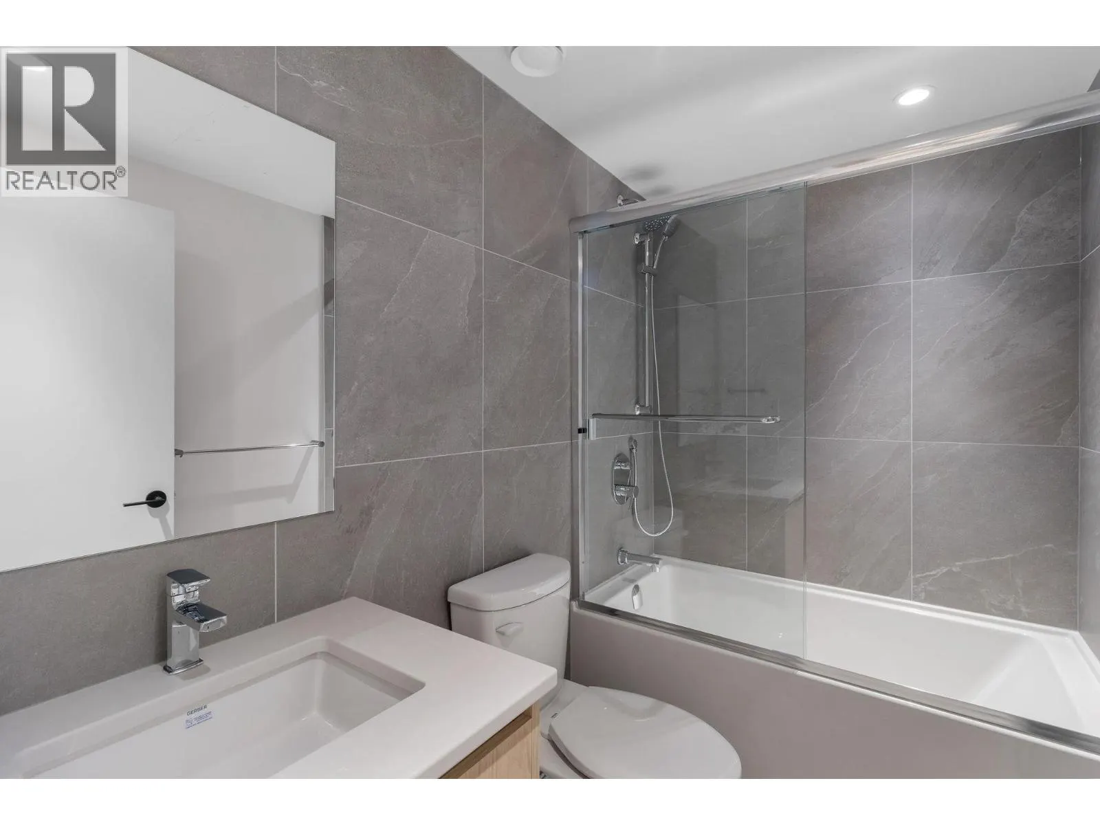 3051 Abbott Street Unit# 213