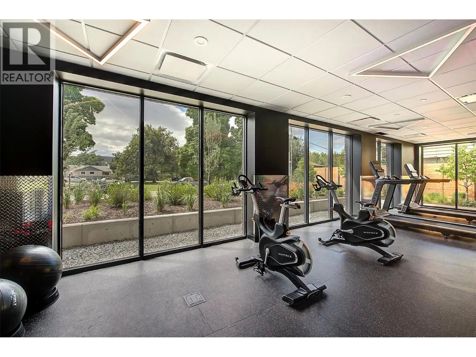 1274 Devonshire Avenue Unit# 405