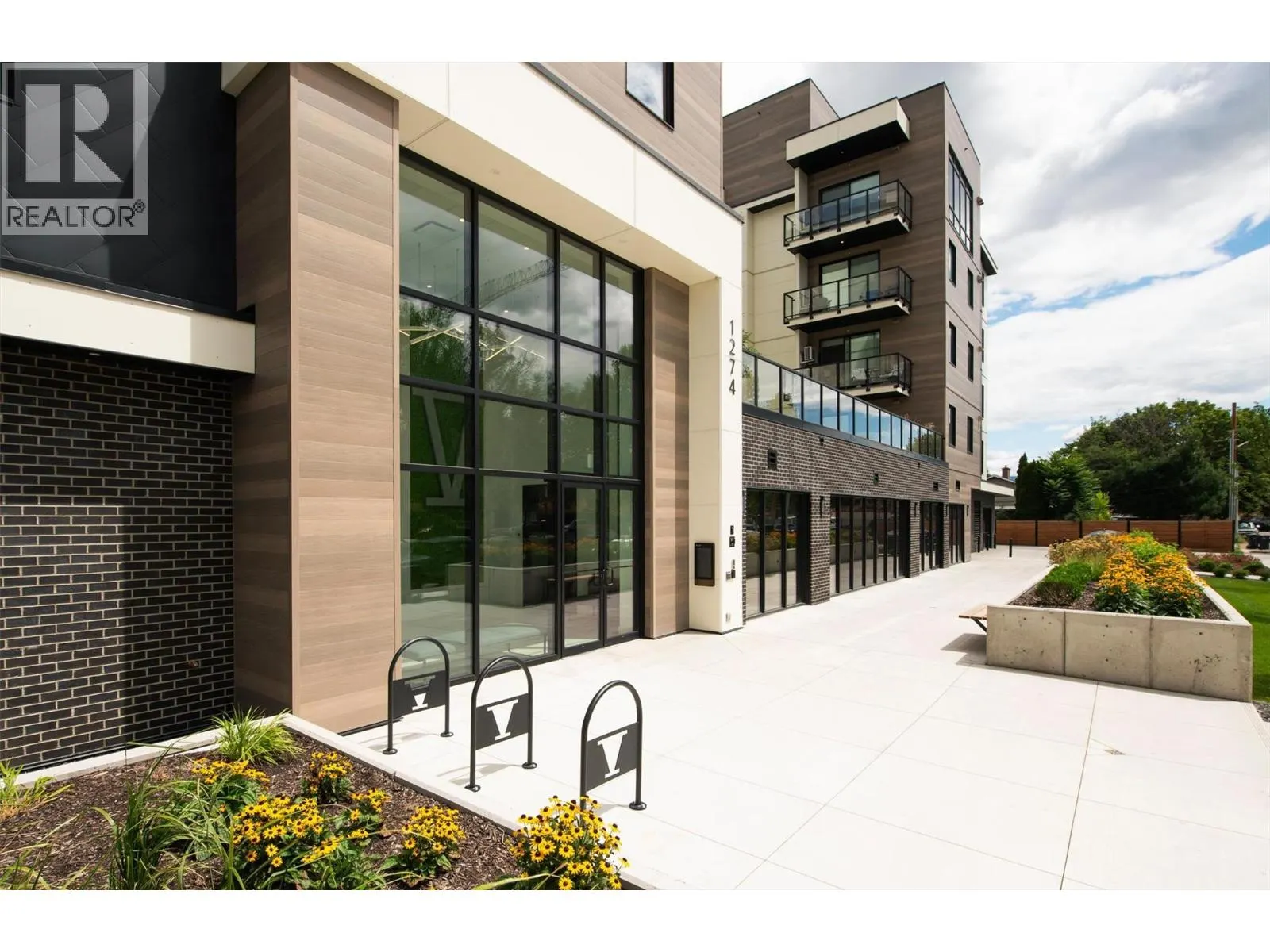1274 Devonshire Avenue Unit# 405
