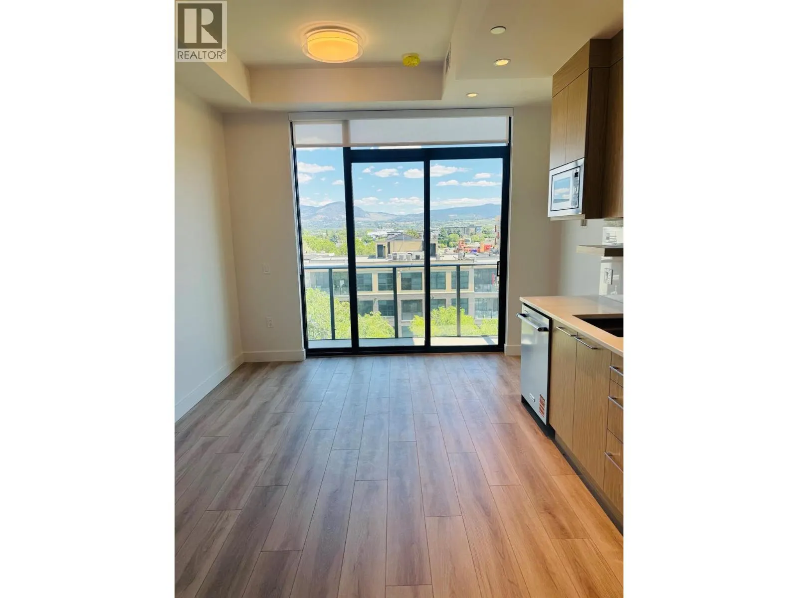 3051 Abbott Street Unit# 609