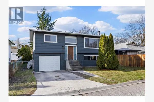 909 Grenfell Court