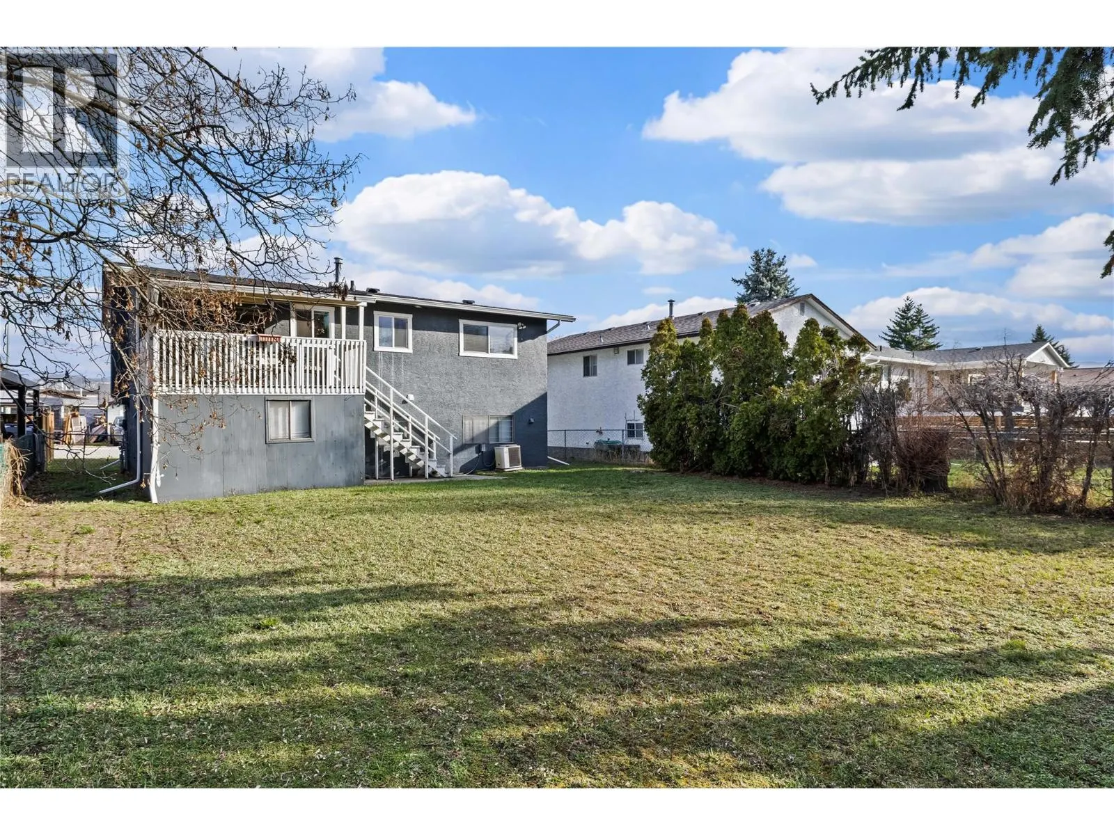 909 Grenfell Court