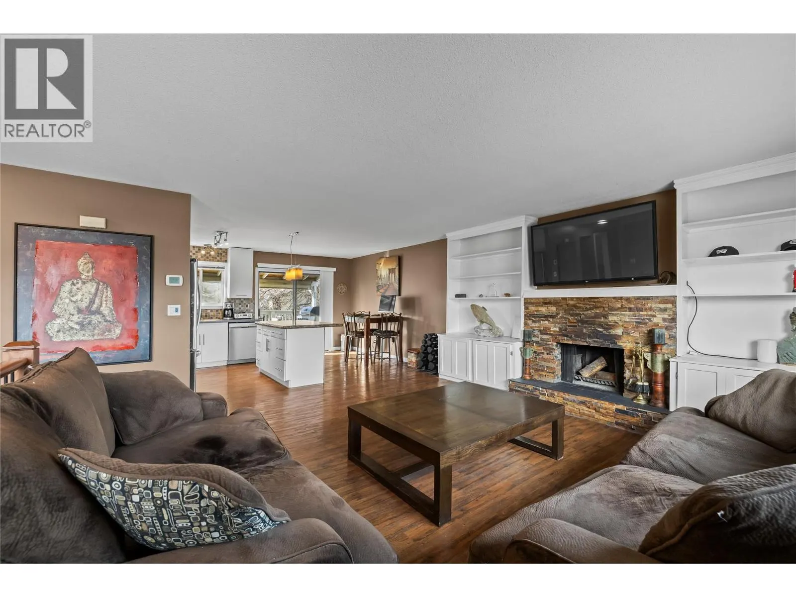 909 Grenfell Court