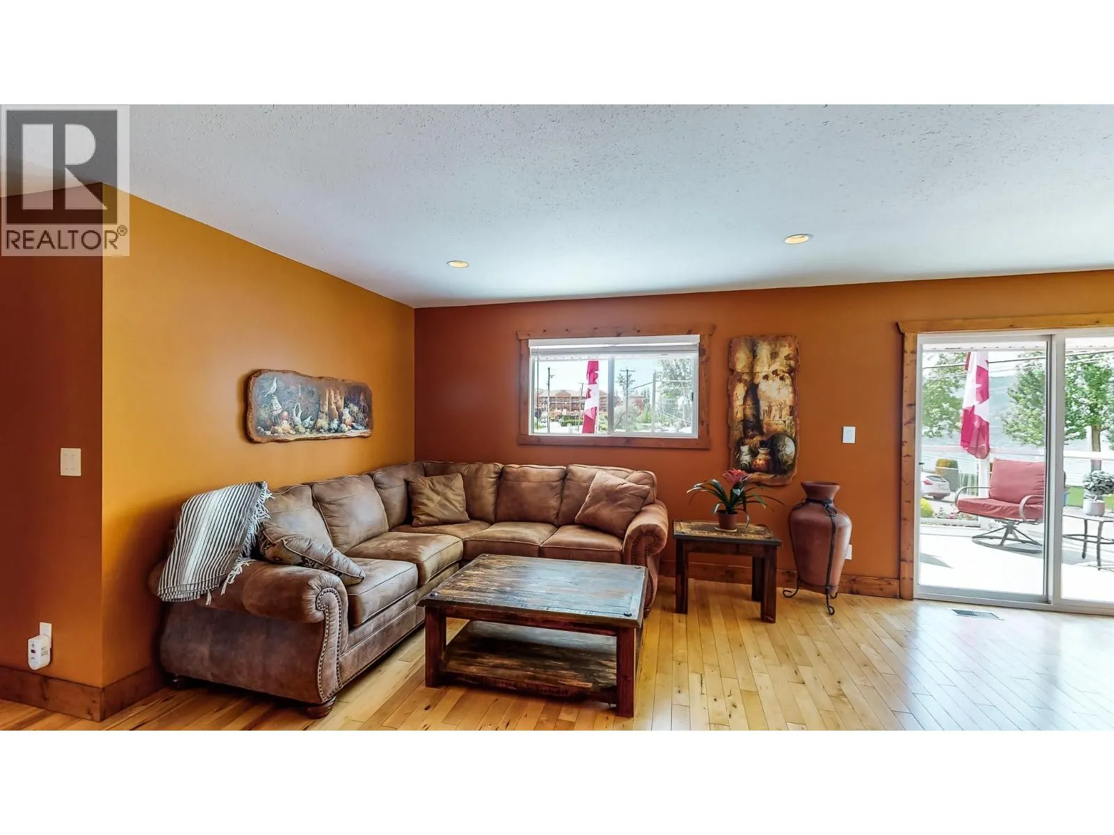 5005 LAKESHORE Drive Unit# 111