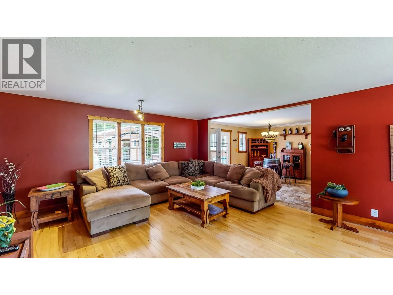5005 LAKESHORE Drive Unit# 111
