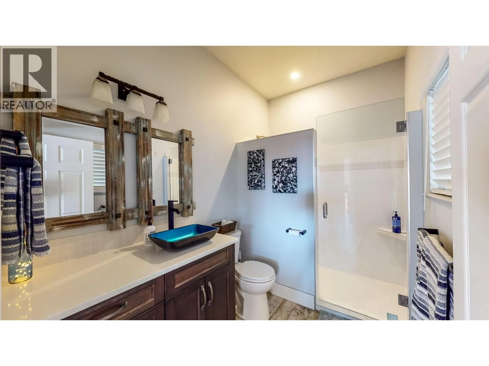 5005 LAKESHORE Drive Unit# 111
