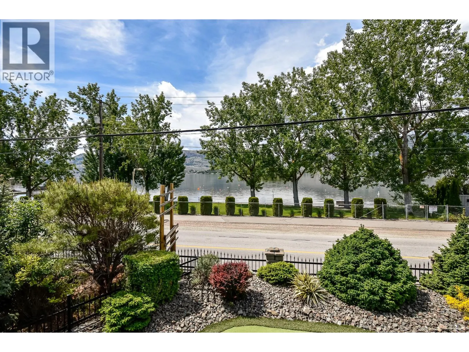 5005 LAKESHORE Drive Unit# 111
