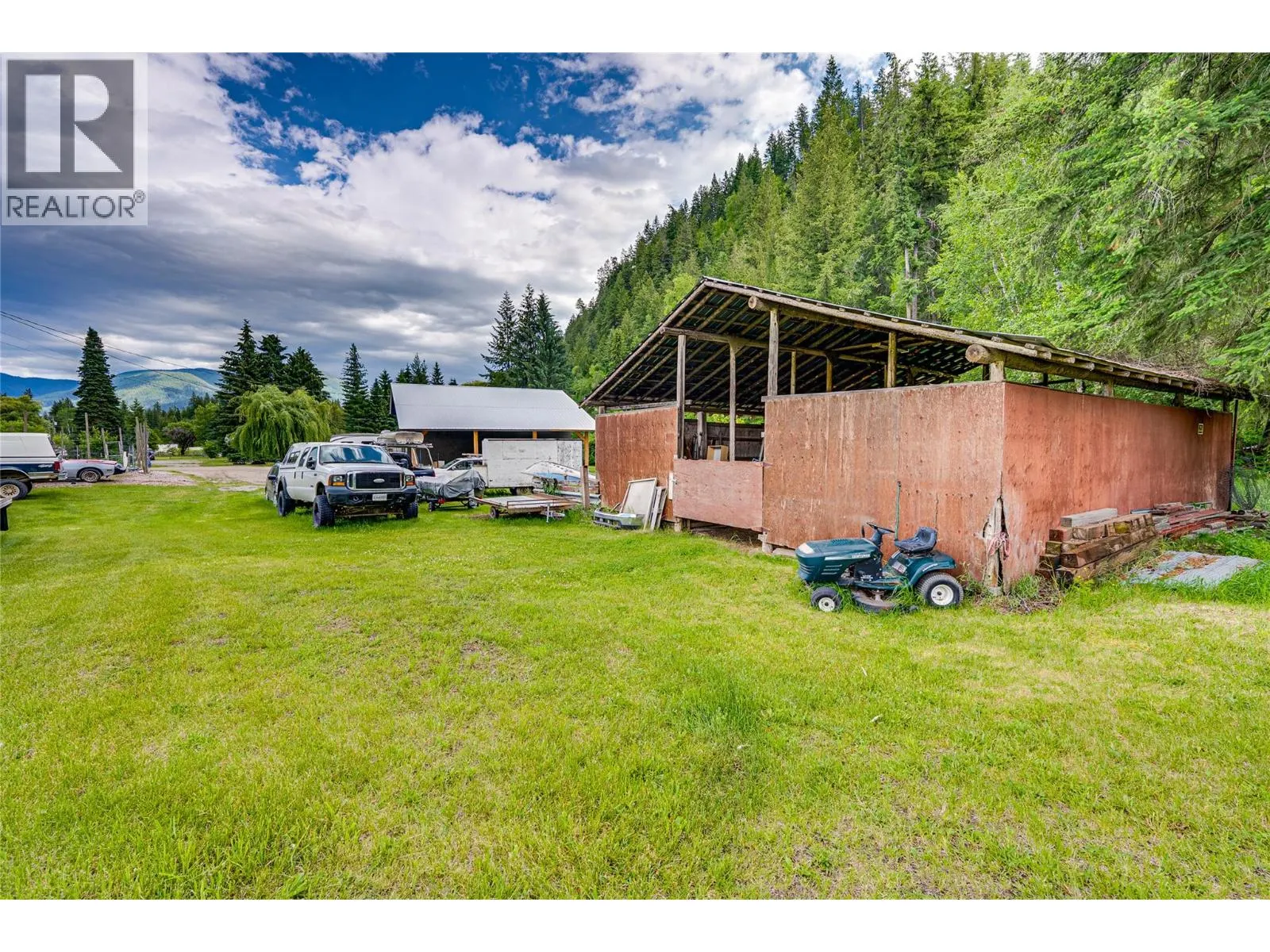 1206 Highway 6 Highway
