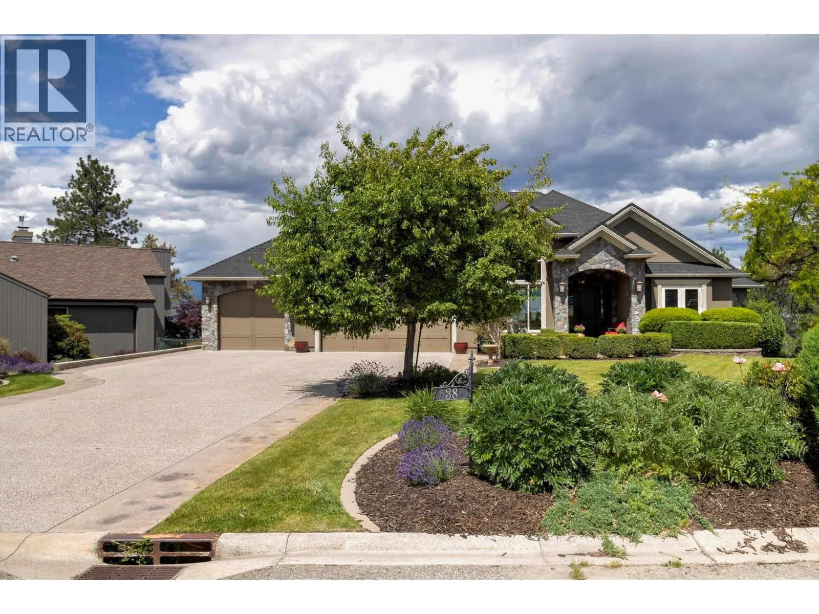 5386 Tanager Court