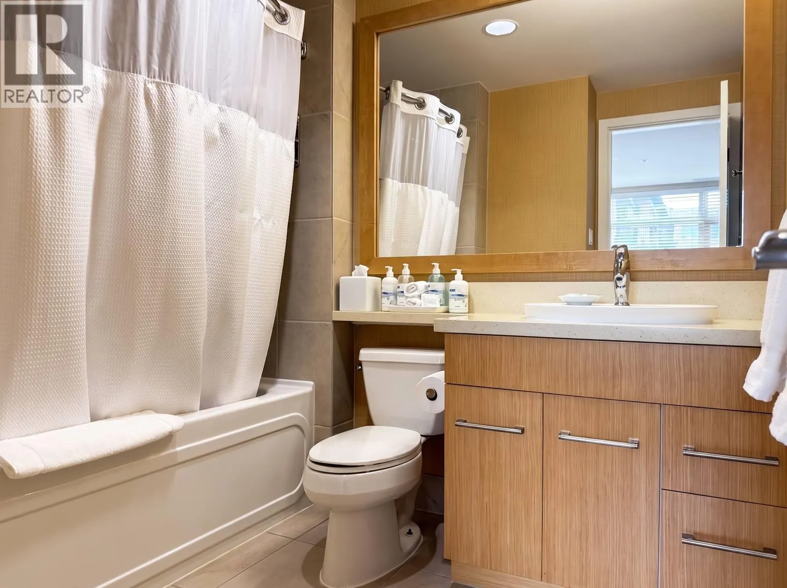 15 Park Place Unit# 201