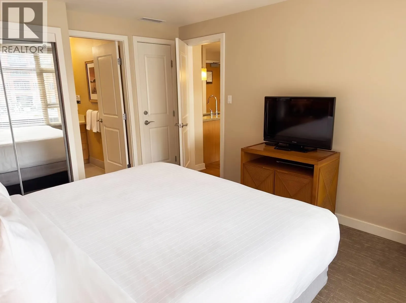 15 Park Place Unit# 201