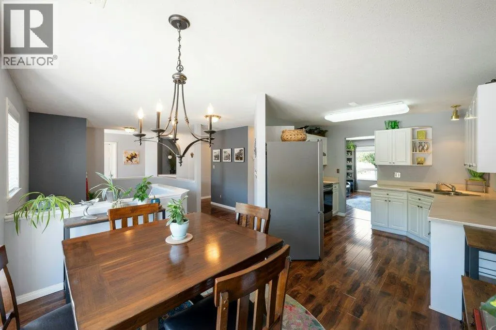 6514 MEADOWS Drive Unit# 8