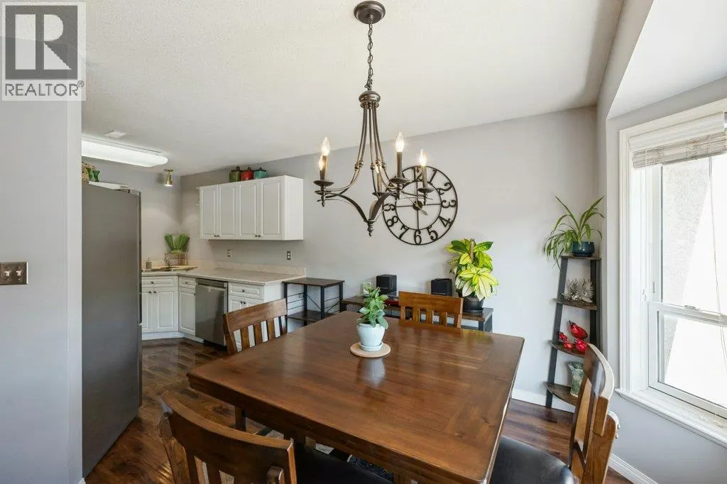6514 MEADOWS Drive Unit# 8