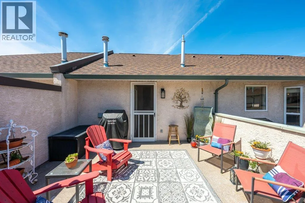 6514 MEADOWS Drive Unit# 8
