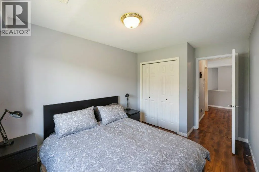 6514 MEADOWS Drive Unit# 8