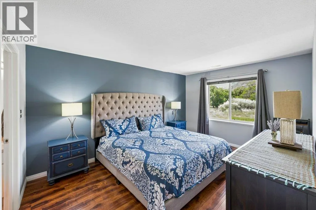 6514 MEADOWS Drive Unit# 8