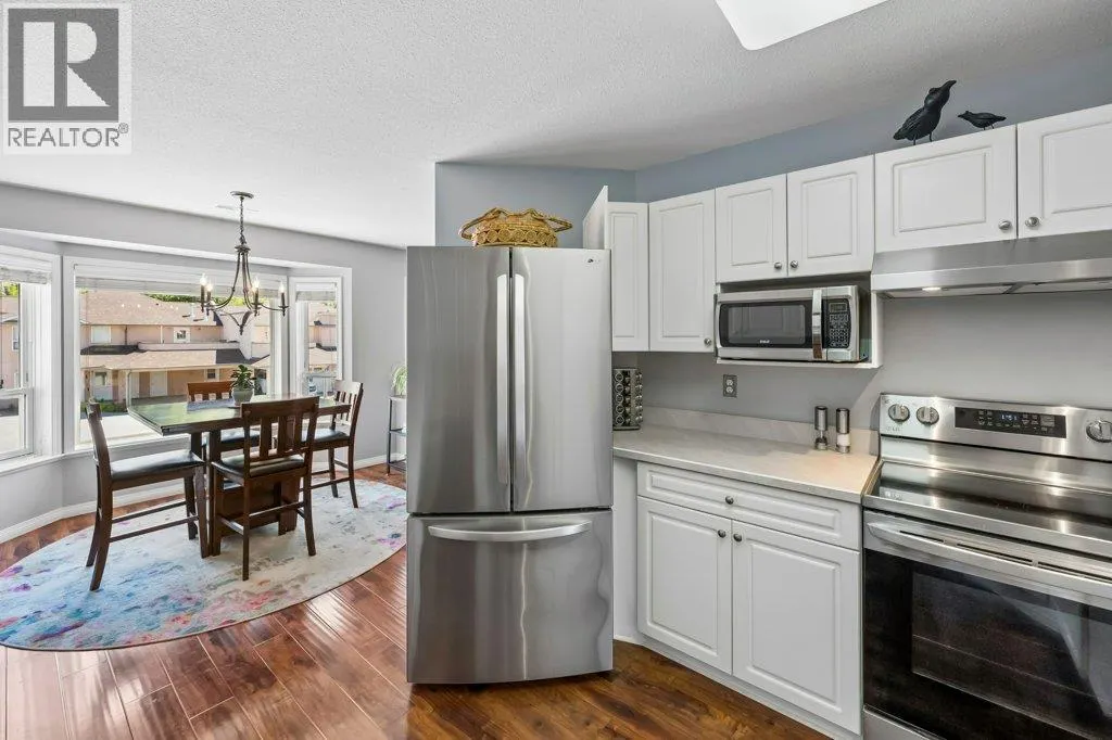 6514 MEADOWS Drive Unit# 8