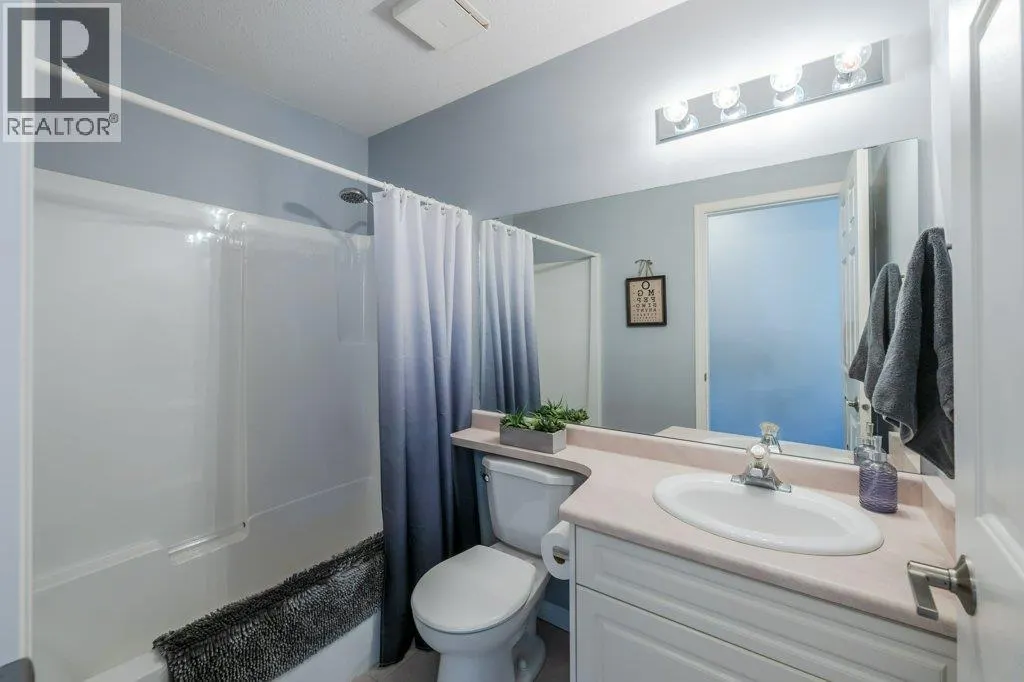 6514 MEADOWS Drive Unit# 8