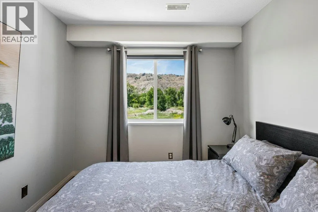 6514 MEADOWS Drive Unit# 8