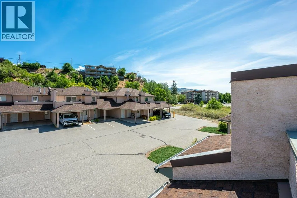 6514 MEADOWS Drive Unit# 8