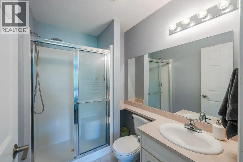 6514 MEADOWS Drive Unit# 8