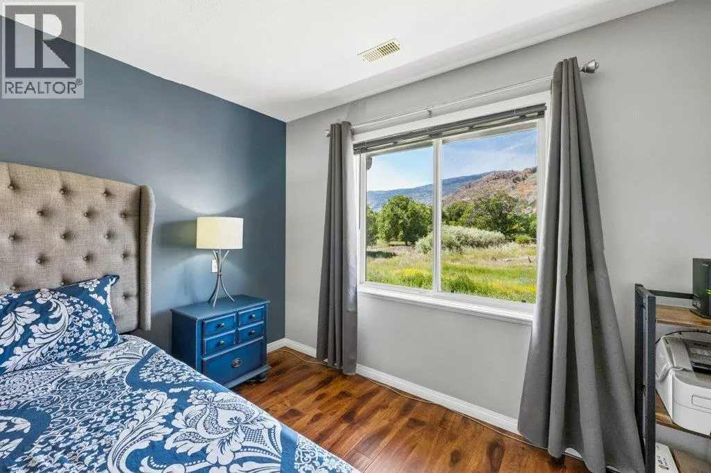 6514 MEADOWS Drive Unit# 8