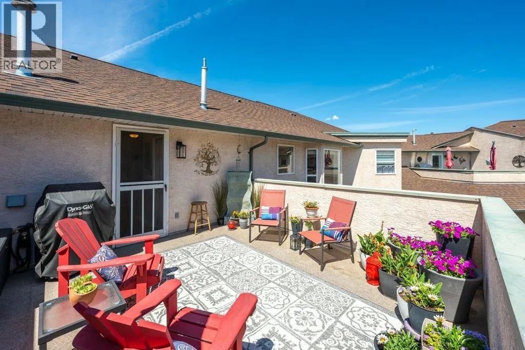 6514 MEADOWS Drive Unit# 8