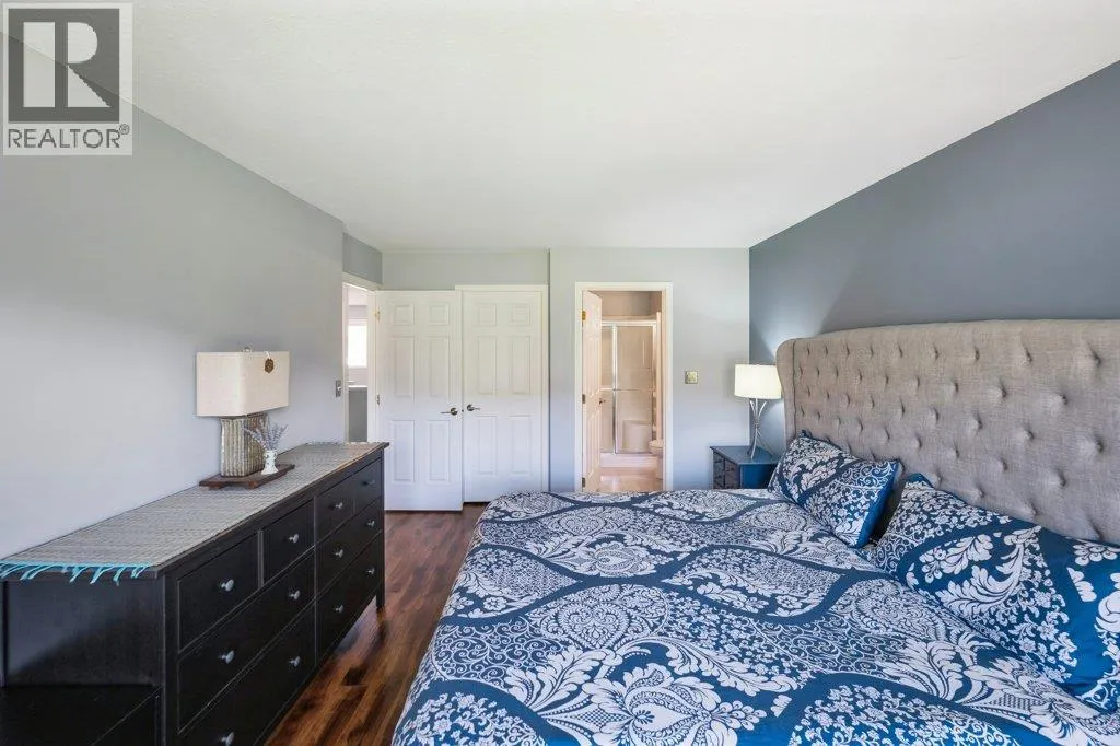 6514 MEADOWS Drive Unit# 8