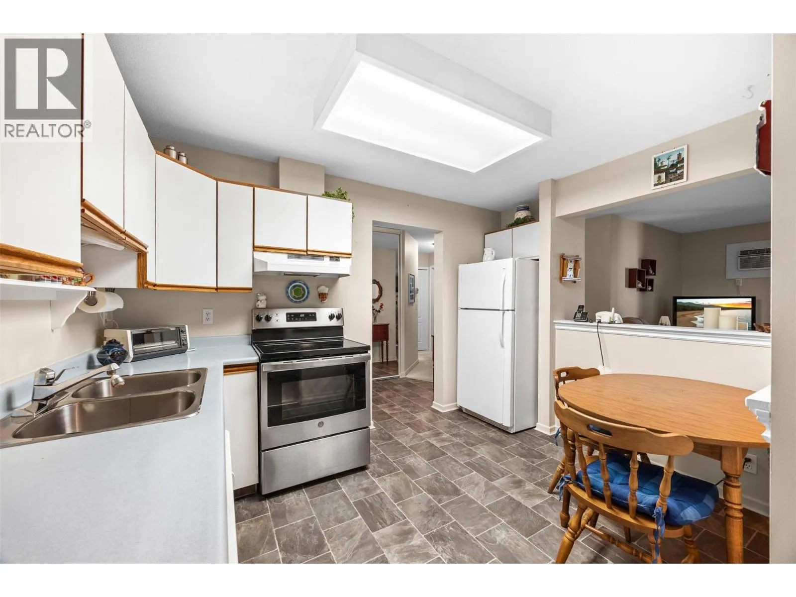 780 Houghton Road Unit# 408