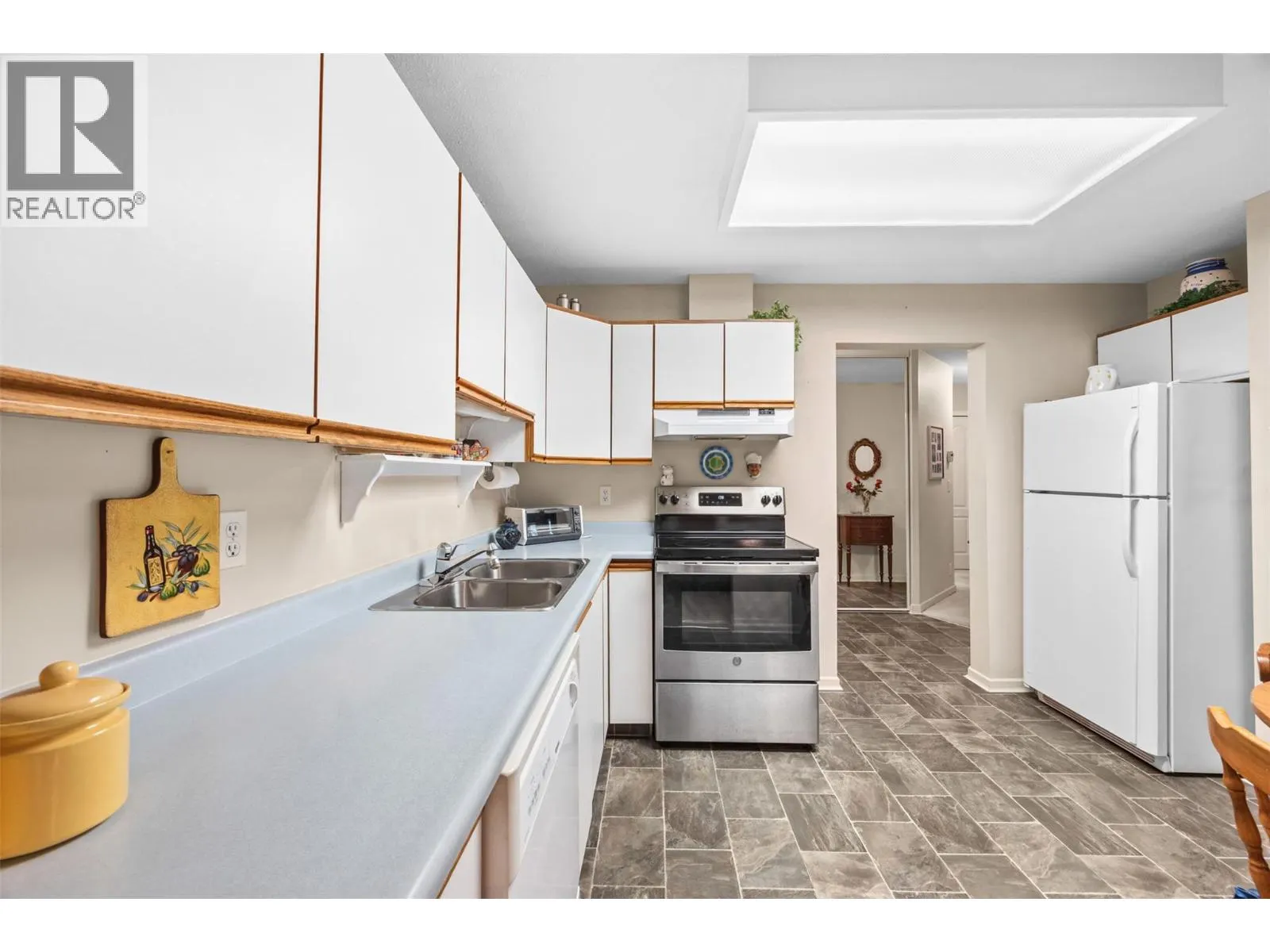 780 Houghton Road Unit# 408