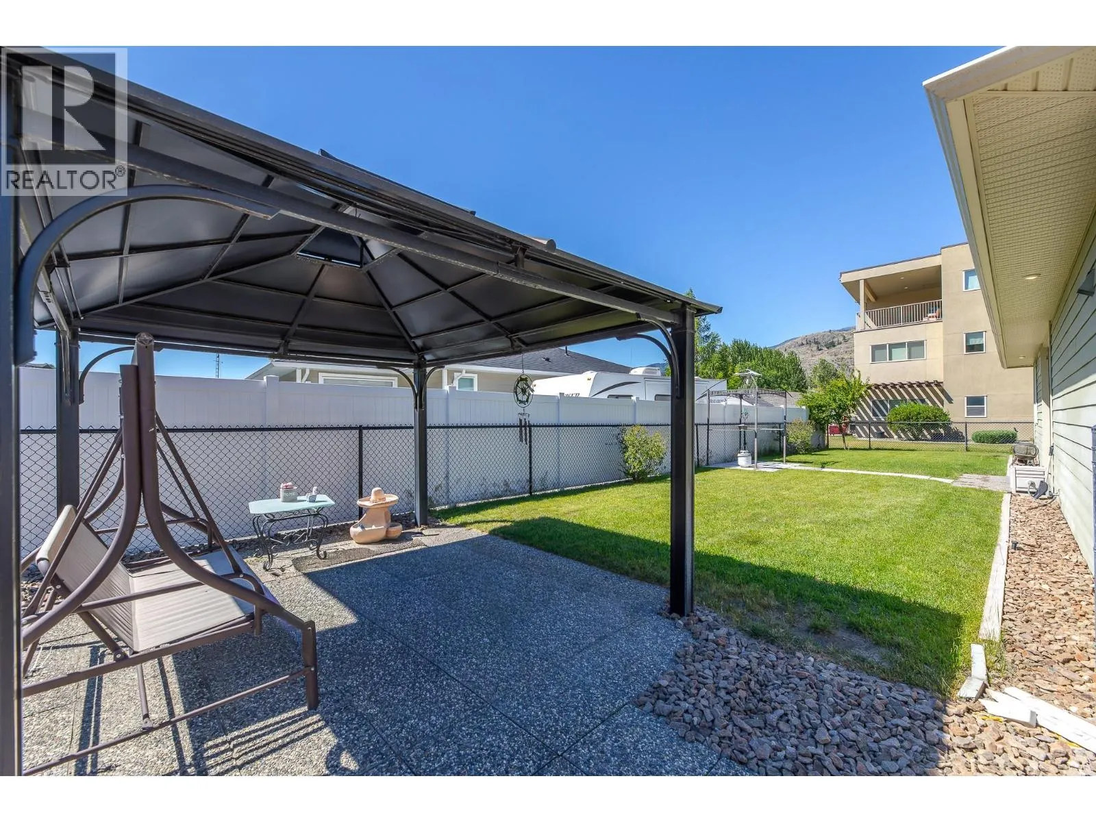 6602 Oxbow Crescent