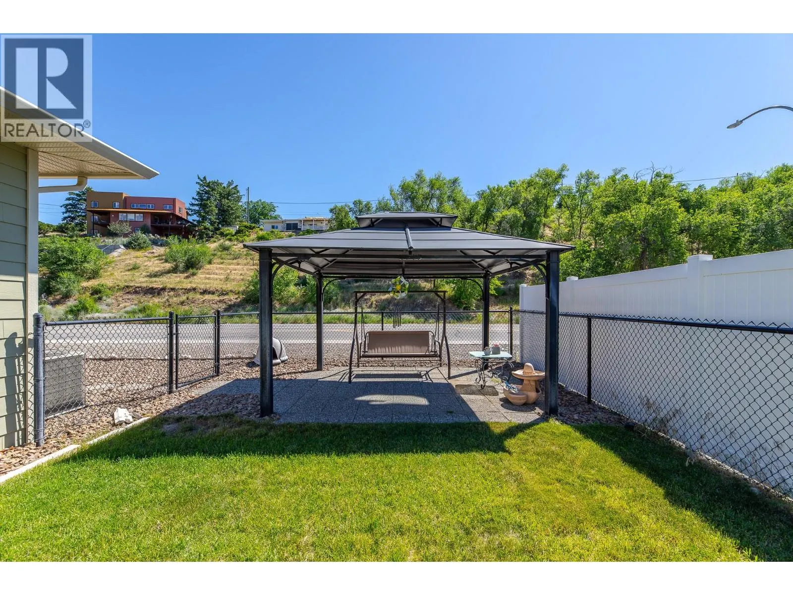 6602 Oxbow Crescent